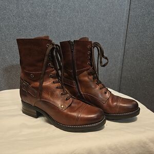 Brown Leather Lace-Up Boots